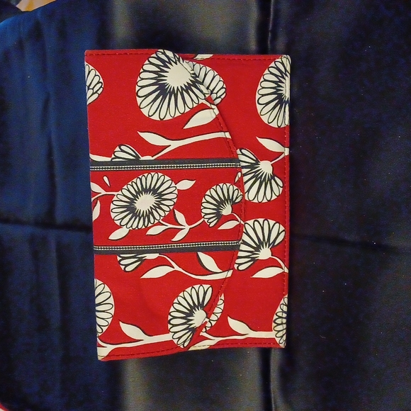 Vera Bradley - Picture 1 of 7